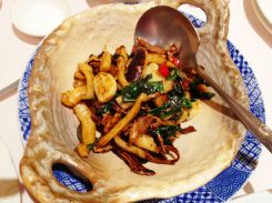 stir-fried squid with mushrooms and basil