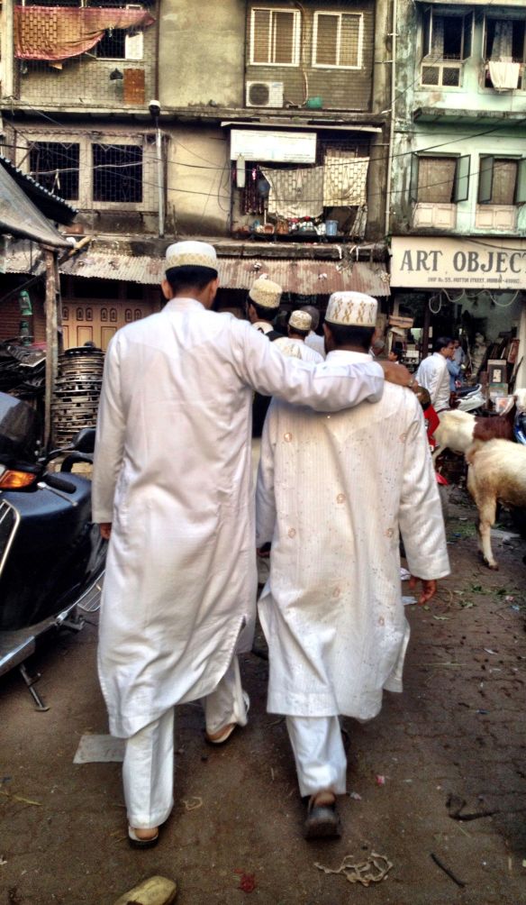 Off to the mosque in Chor Bazaar