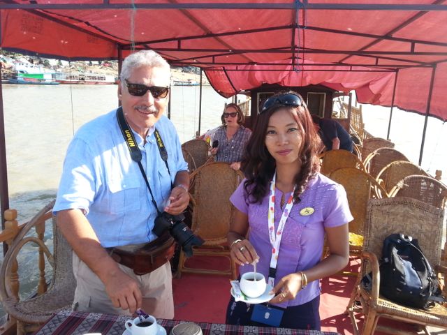 Diego and Ghi Ghi on the way to Mongun