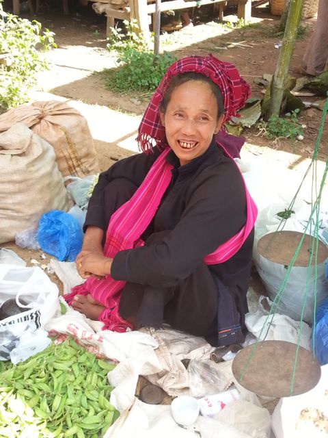 At Inthein market - Pa-O woman