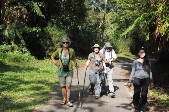 Doing the Girdle Walk with Raffia, Angela and Sophie - don't we look professional!