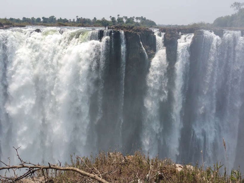 The Devil's Pool swimmers are there if you look closely