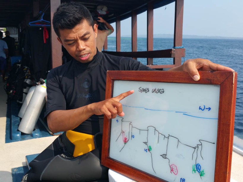 Muji getting serious...dive briefing